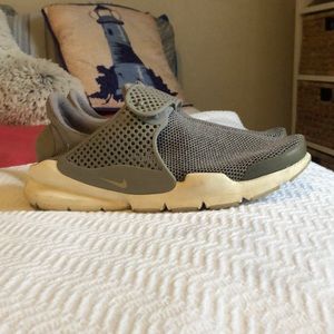 Size 9 Nike Sock Dart